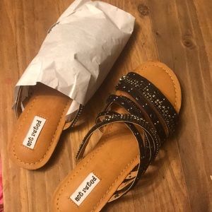 BNIB Not Rated sandals